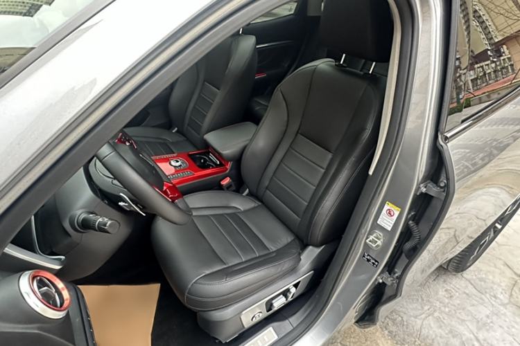 Used Wey VV5 2019 Upgraded Model 2.0T Two-Wheel Drive Ultra-Luxury Version China V Standard
