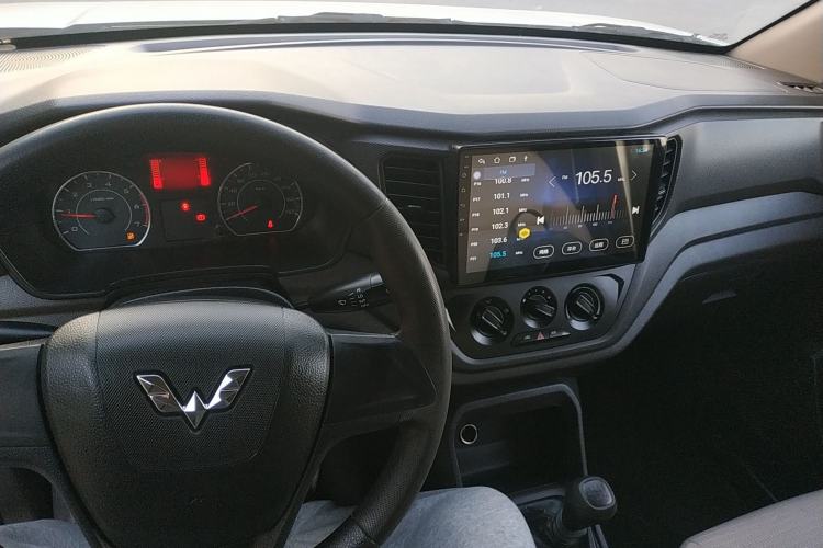 Used Wuling Hongguang V 2021 1.5L Jingqu Edition Enclosed-Window Vehicle LAR
