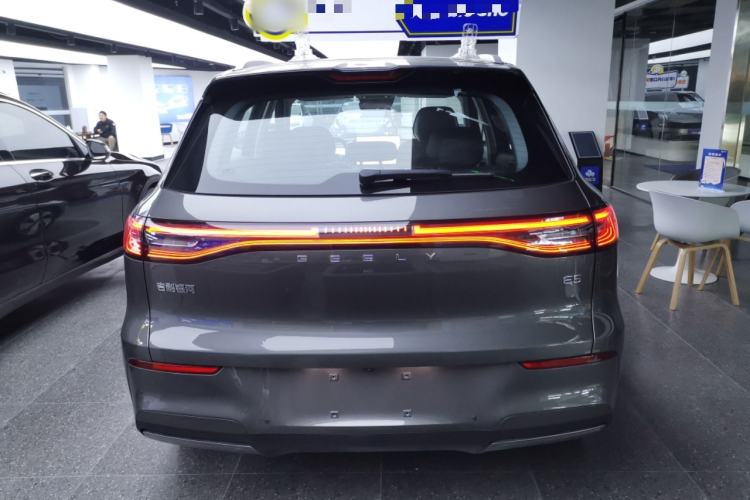 Used  E5 2024 530km Starship Edition