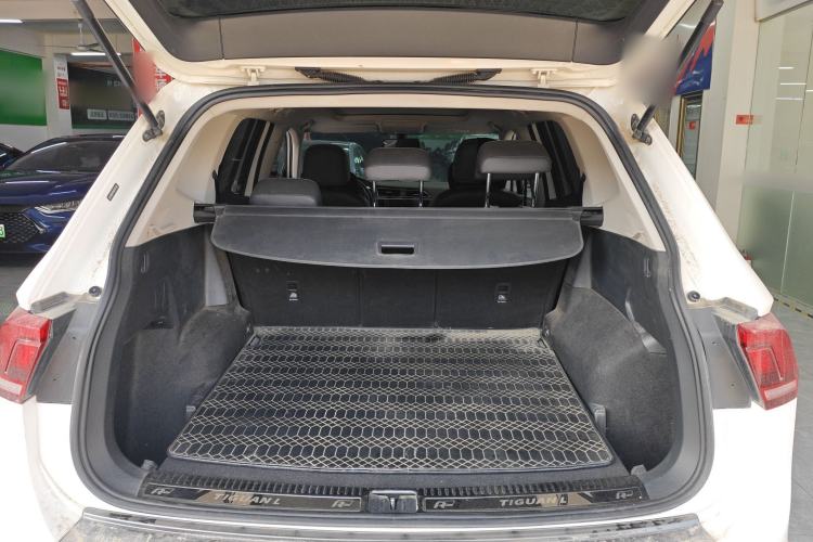 Used Volkswagen Tiguan L 2021 330TSI Automatic Two-Wheel Drive Smart Edition
