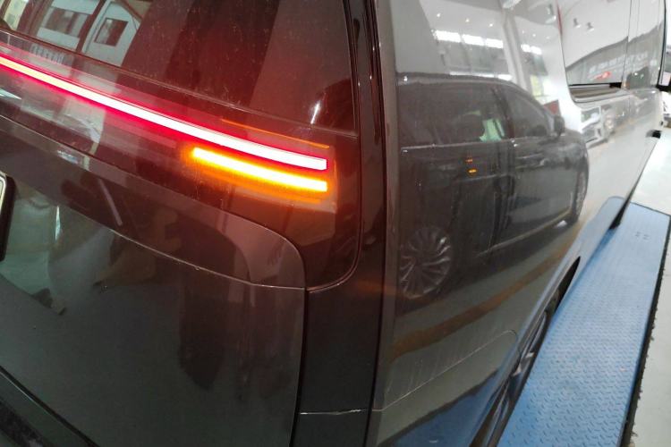 Used Li Auto MEGA 2024 Ultra Model
