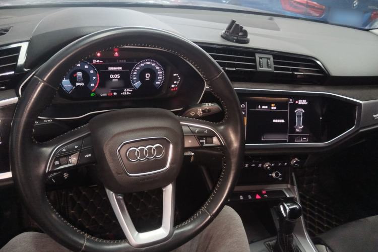 Used Audi Q3 2021 35 TFSI Progressive Dynamic Edition
