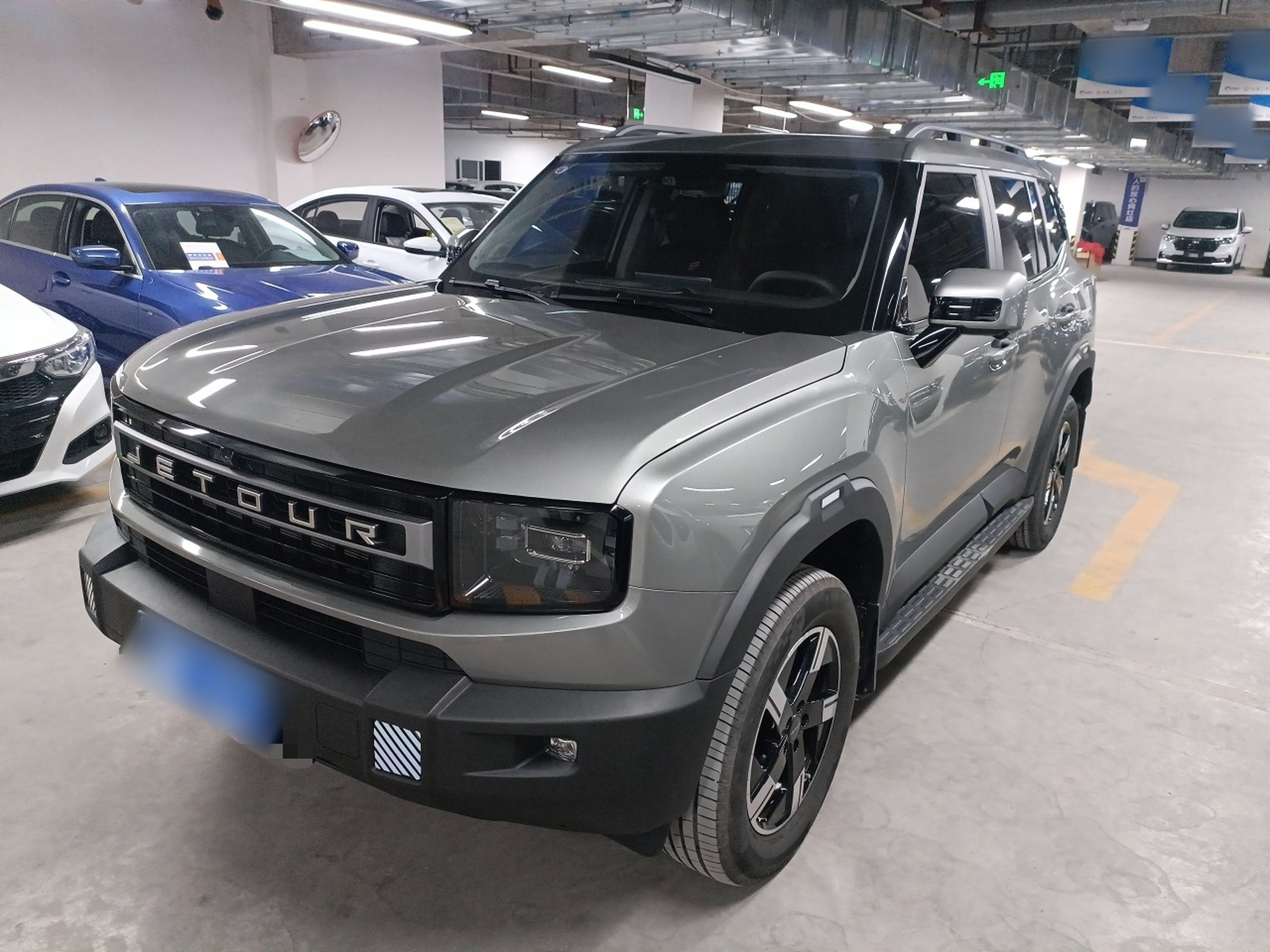 Под передней частью автомобиля