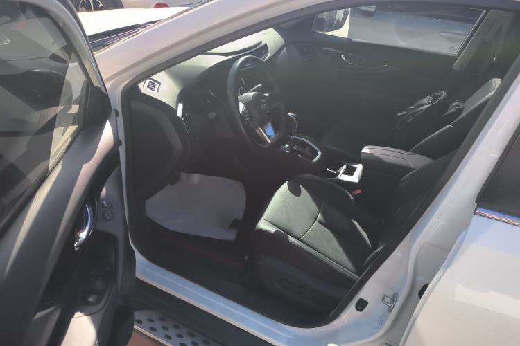 Used Nissan X-Trail 2023 Classic 2.0L Two-Wheel Drive Smart Connect Premium Edition
