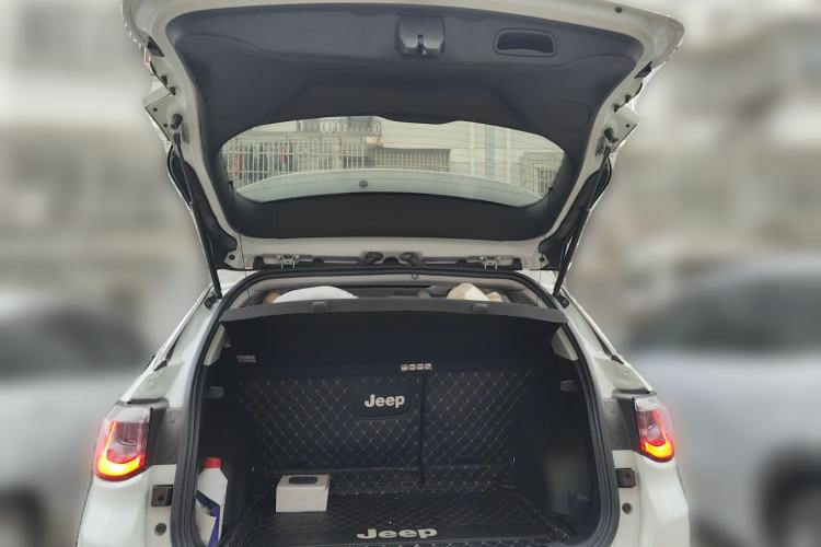 Used  Compass 2017 200T Automatic Family Edition
