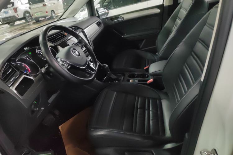 Used Volkswagen Touran 2016 Volkswagen Touran L 280TSI DSG Comfort Edition
