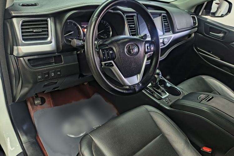 Used Toyota Highlander 2018 2.0T Four-Wheel Drive Prestige Version 7 Seats China V Emission Standard
