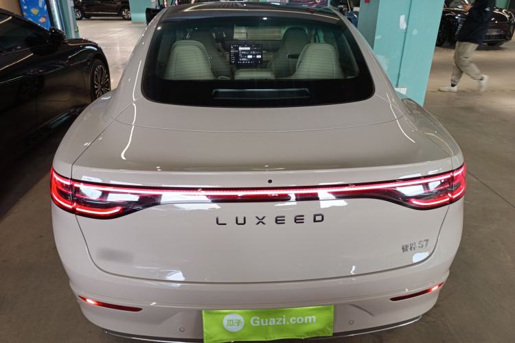 Used Hima Luxeed S7 2025 855 km Max