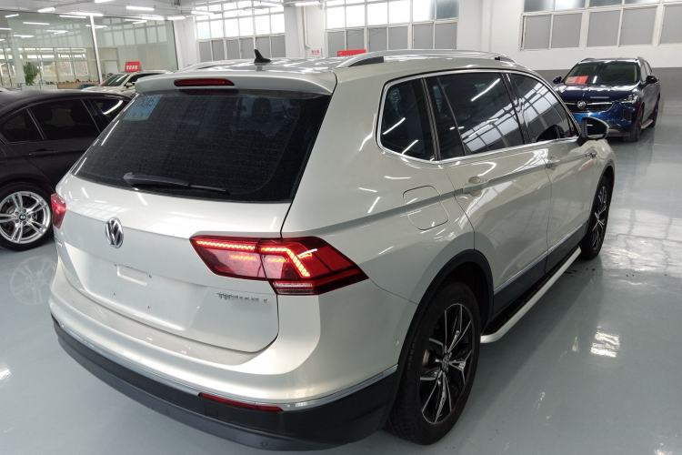 Used Volkswagen Tiguan L 2017 330TSI Automatic Two-Wheel Drive Flagship Edition
