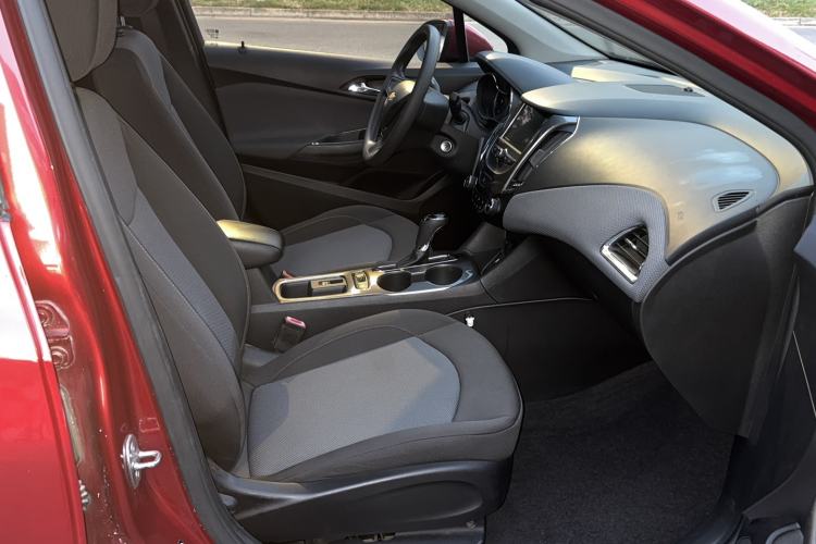 Used Chevrolet Cruze 2018 320 Automatic Pioneer Sunroof Edition
