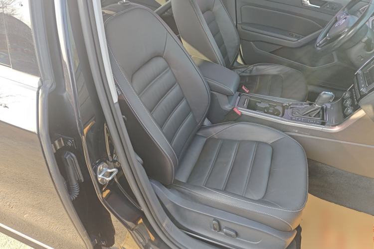 Used Volkswagen Passat 2017 330TSI DSG Luxury Edition
