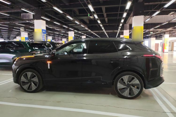 Used Lynk & Co 08 EM-P 2023 220km All-Wheel-Drive Performance Halo
