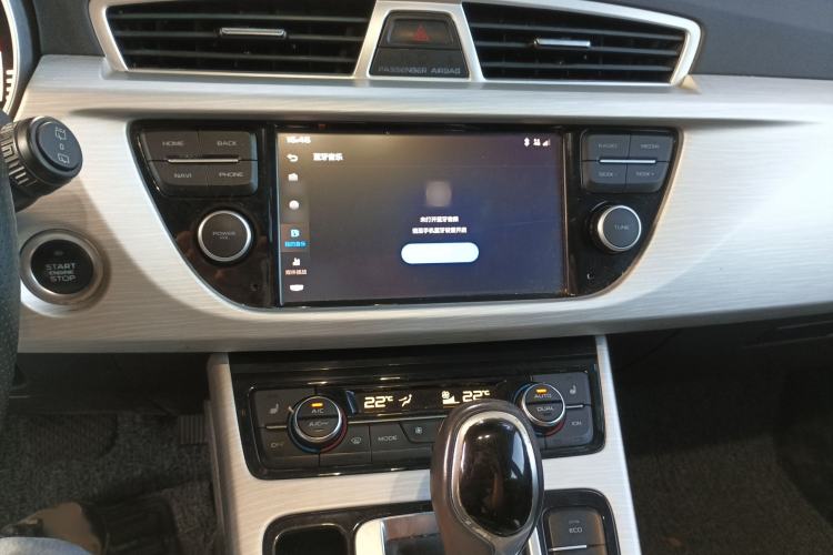 Used Geely Auto Emgrand X7 Sport 2018 1.8TD Automatic Two-Wheel Drive Smart Connect 4G Internet Edition
