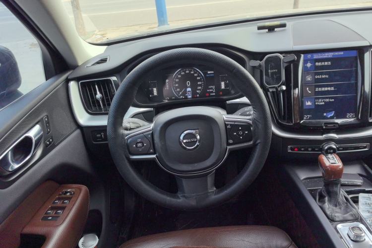 Used Volvo XC60 2019 T5 4x4 Smart Edition China VI Standard
