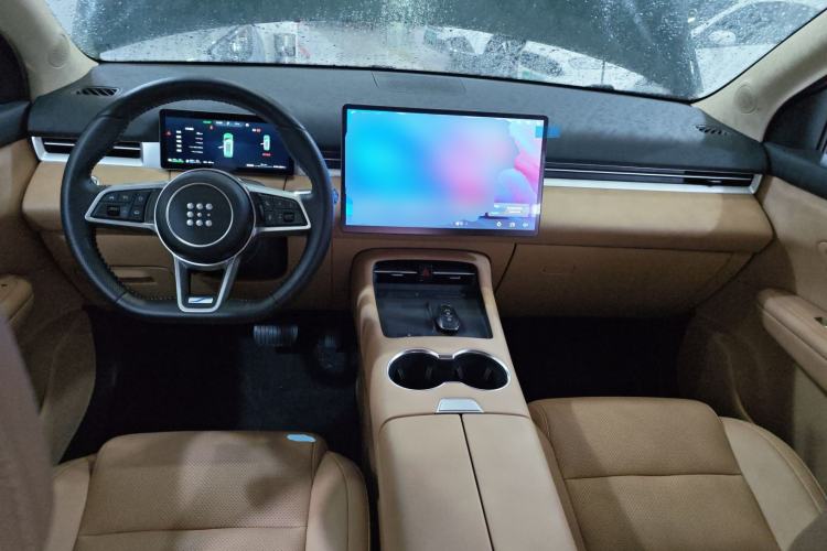 Used  E5 PLUS 2025 120km Standard Travel Custom Edition 7 Seats
