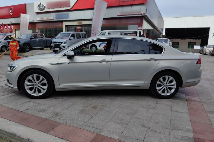 Used Volkswagen Magotan 2019 330TSI DSG Luxury Version China VI Standard
