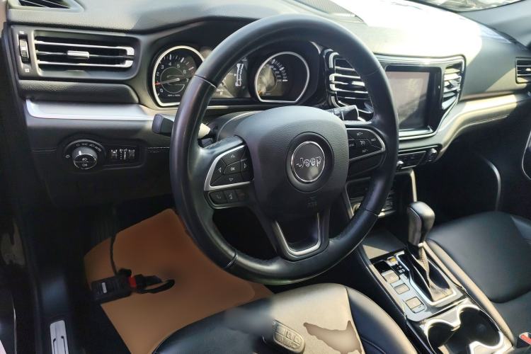 Used  Grand Commander 2020 2.0T Two-Wheel Drive Elite Version
