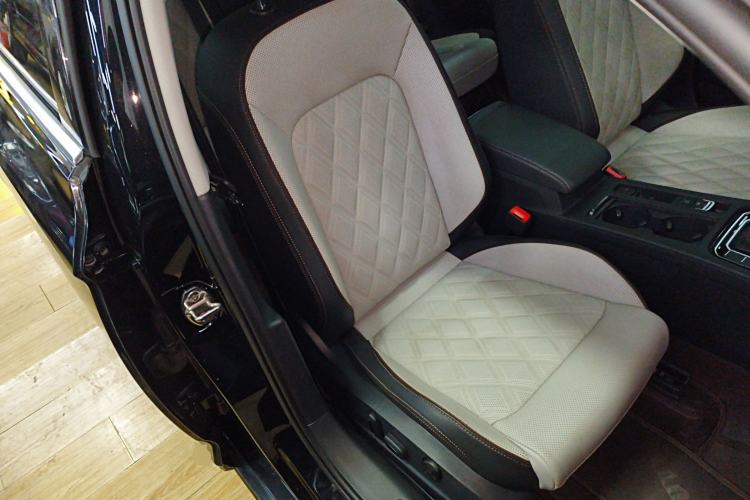 Used Volkswagen Magotan 2023 2 Million Units Commemorative Edition 330TSI DSG Luxury Version
