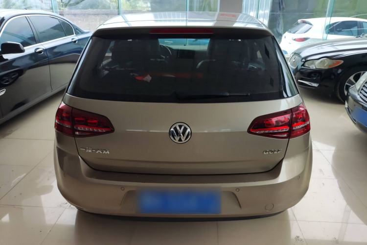 Used Volkswagen Golf 2017 1.6L Automatic Comfort Million-Vehicle Anniversary Edition
