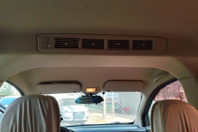 Used Wuling Rongguang V 2016 1.5L Standard Version
