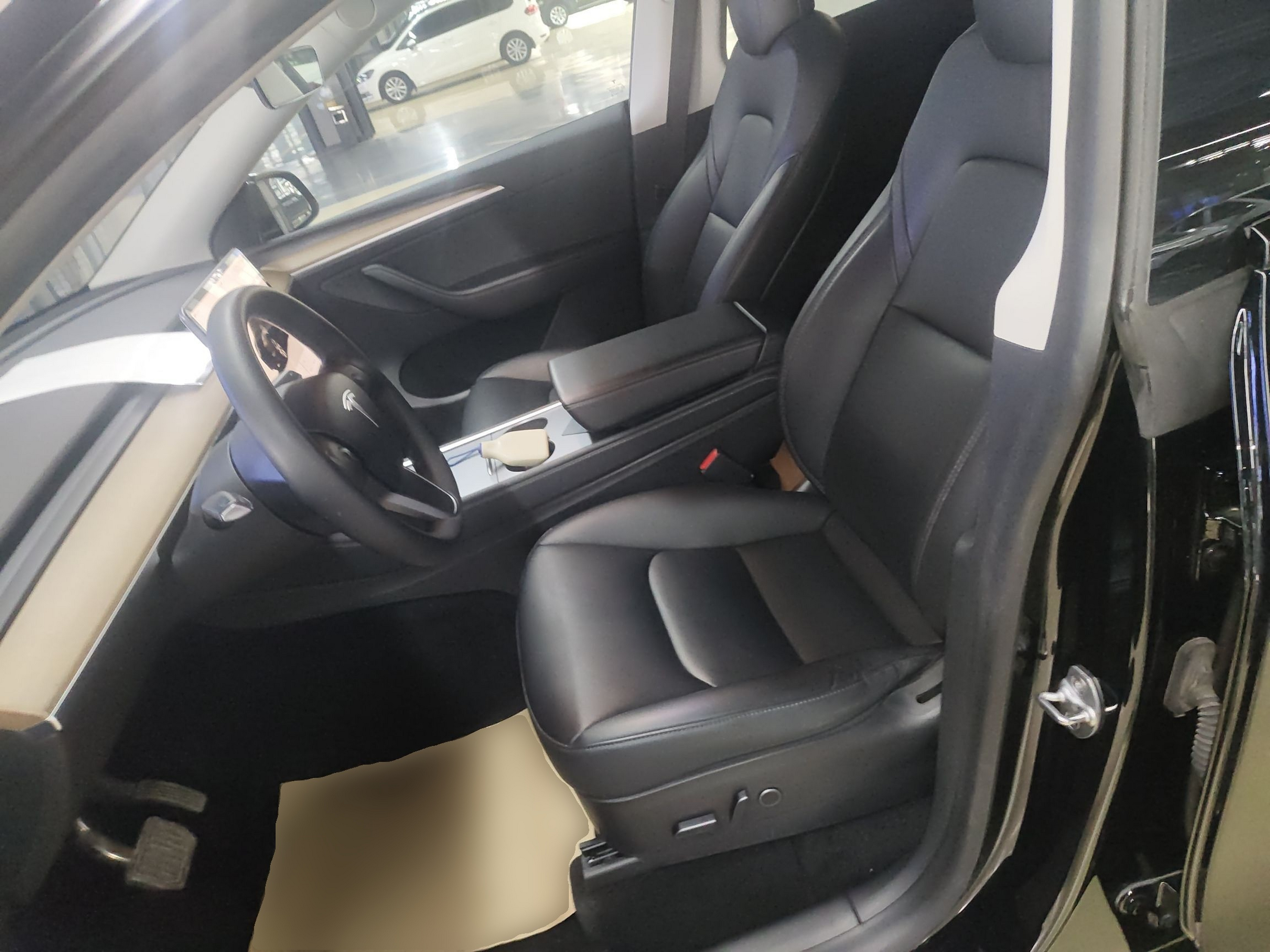 Переднее сиденье в автомобиле