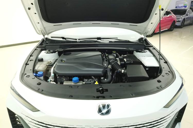 Used Changan UNI-V 2022 1.5T Prestige Version
