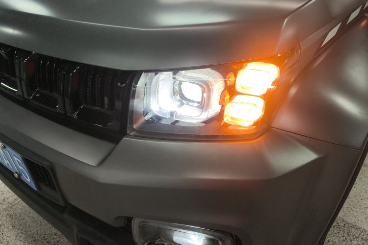 Used  BJ40 2023 2.0T Automatic Four-Wheel Drive Ring of the Tower Champion Edition
