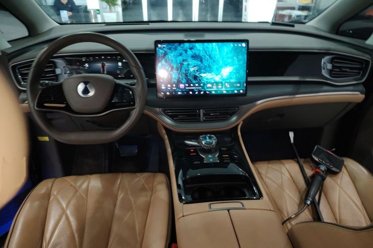 Used Denza D9 2022 DM-i 970 Four-Wheel Drive Prestige Model
