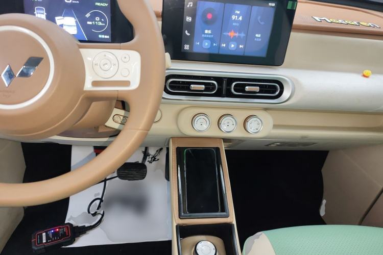 Used Wuling Hongguang MINIEV 2024 3rd Generation 215km Advanced Version
