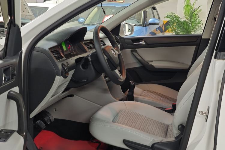 Used Skoda Rapid 2016 1.6L Manual Trend Edition
