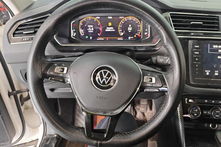 Used Volkswagen Tiguan L 2021 330TSI Automatic Two-Wheel Drive Smart Edition
