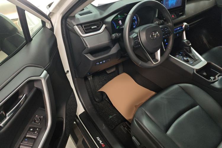 Used Toyota RAV4 2020 Dual-Engine 2.5L E-CVT 4x4 Elite PLUS Edition
