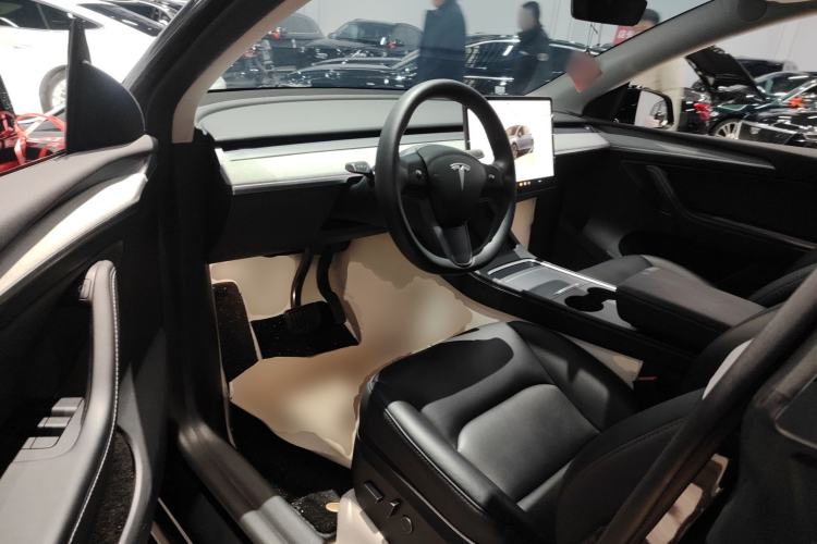 Used Tesla Model Y 2023 Rear-Wheel-Drive Version
