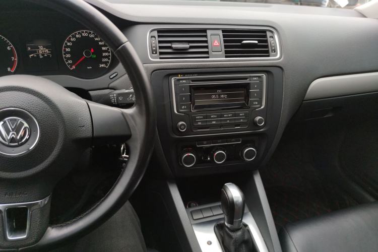 Used Volkswagen Sagitar 2014 Revised Version 1.6L Automatic Leading Edition
