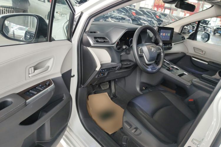 Used Toyota Sienna 2021 2.5L Hybrid Comfort Edition