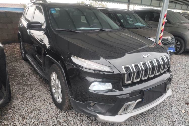 Used  Cherokee 2016 2.4L Leading Smart Version
