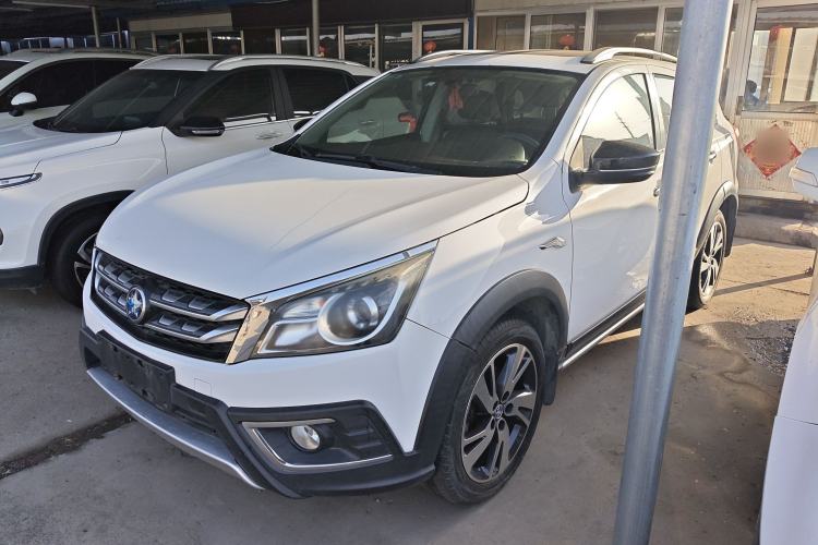 Used Venucia T70X 2016 2.0L CVT SmartFun Sport Edition