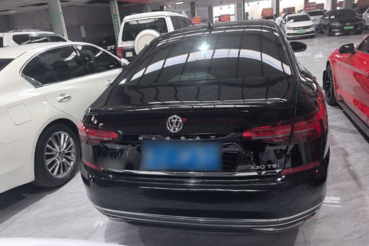 Used Volkswagen Passat 2020 330TSI Luxury Edition China VI