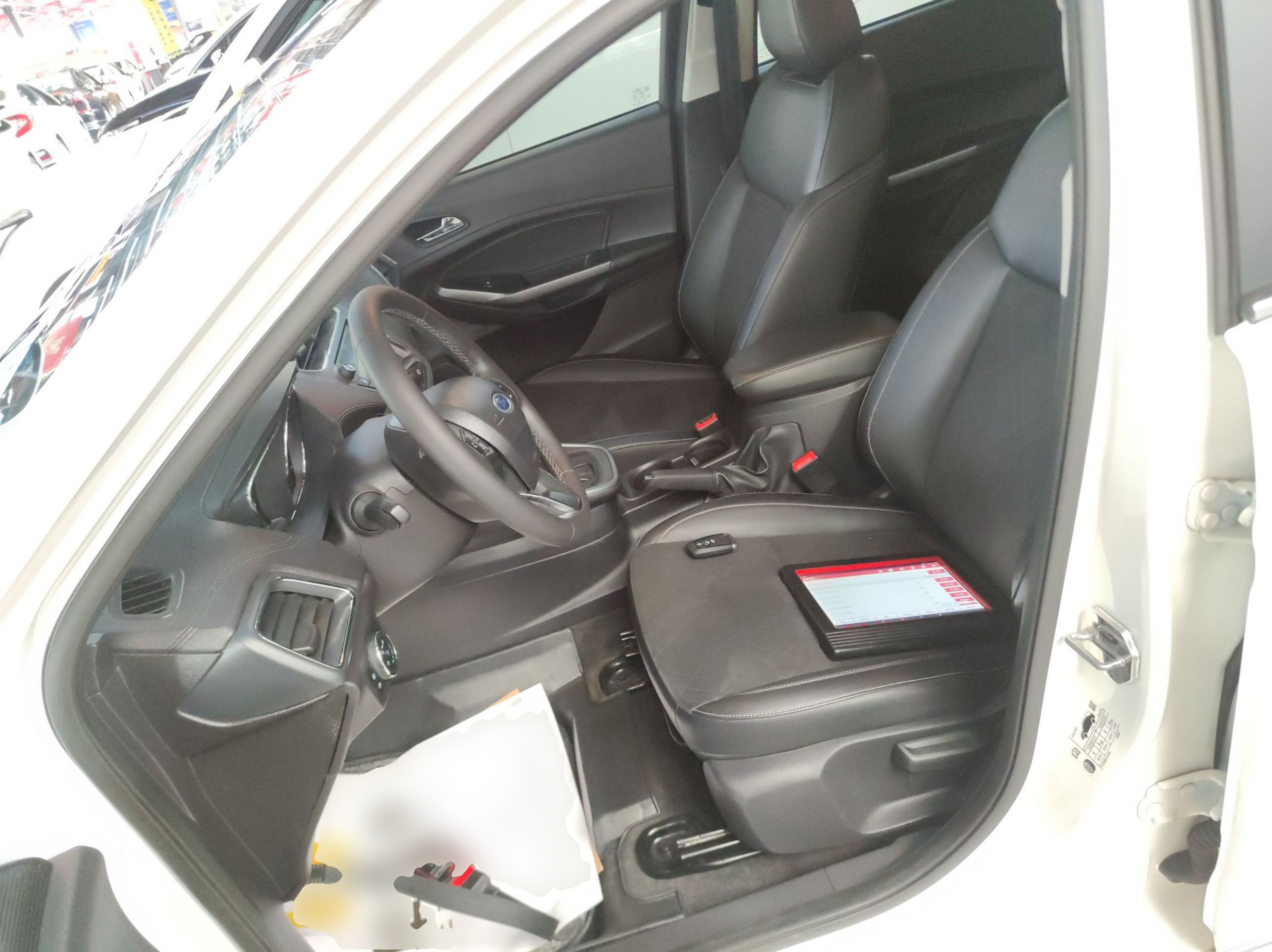 Переднее сиденье в автомобиле