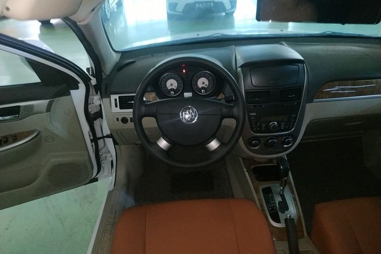 Used Buick Excelle 2015 1.5L Automatic Classic Model
