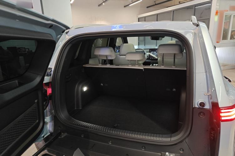 Used Formula Leopard Titanium 3 2025 501 km Range Rear-Wheel Drive Intelligent Driving Max Edition
