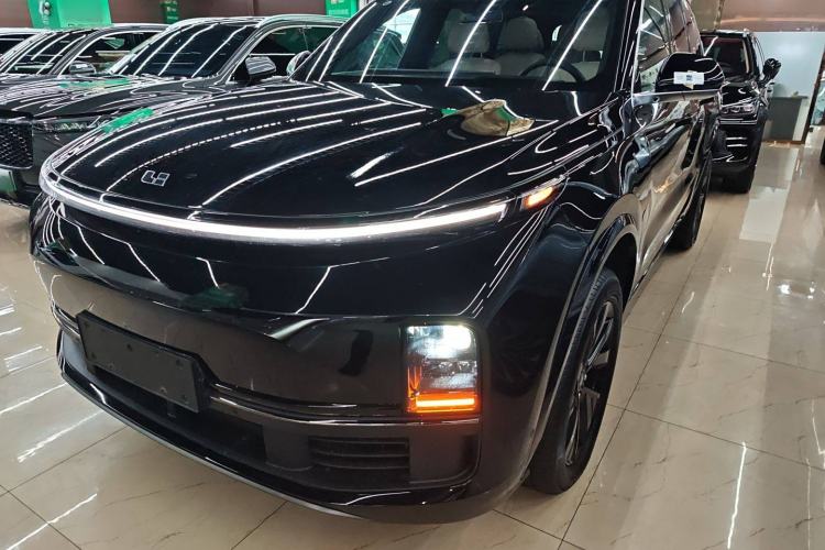 Used Li Auto L8 2023 Pro Model
