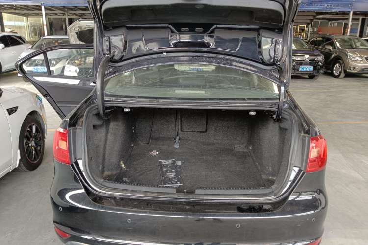 Used Volkswagen Sagitar 2014 Revised Version 1.6L Manual Comfort Edition
