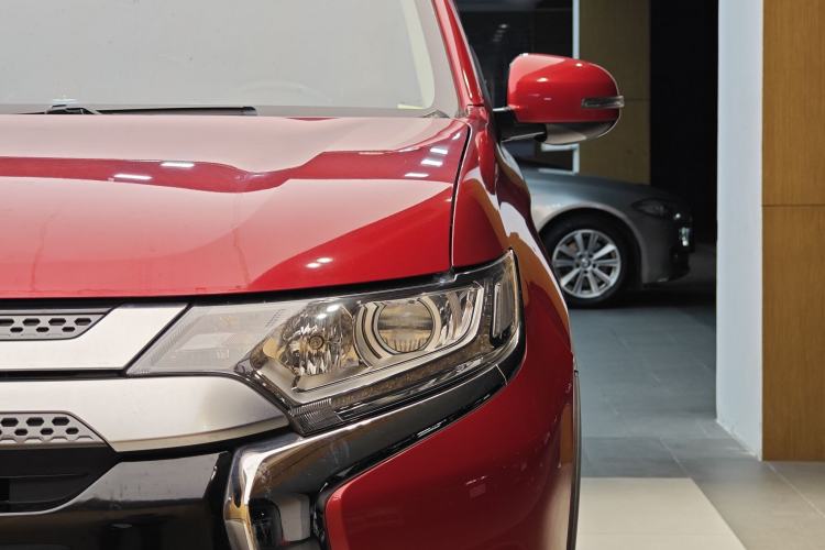 Used Mitsubishi Outlander 2019 2.0L Two-Wheel Drive Comfort Edition 5 Seats China V Standard