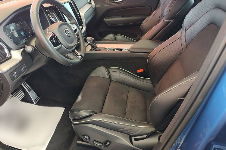 Used Volvo XC60 2019 T5 4x4 Zhiyuan Sport Edition China V Standard