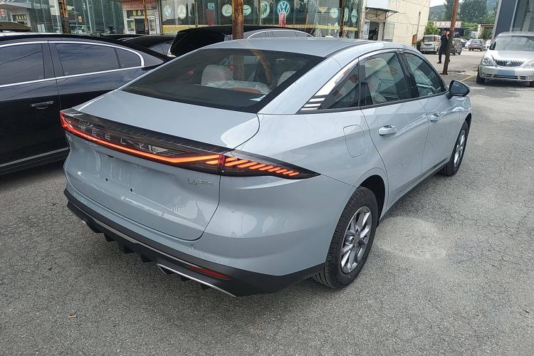 Used  L6 2025 EM-i 60km Launch Edition
