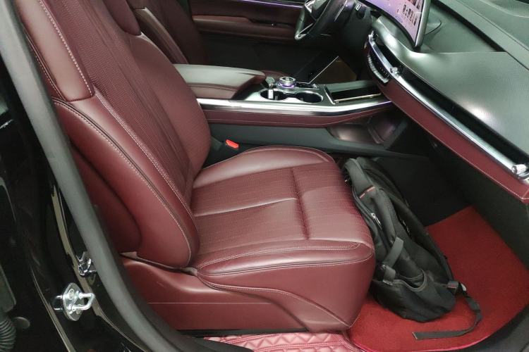 Used Cadillac XT5 2025 2.0T Platinum Edition