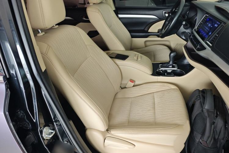 Used Toyota Highlander 2018 2.0T Two-Wheel Drive Elite Edition 7 Seats Emission Standard China V
