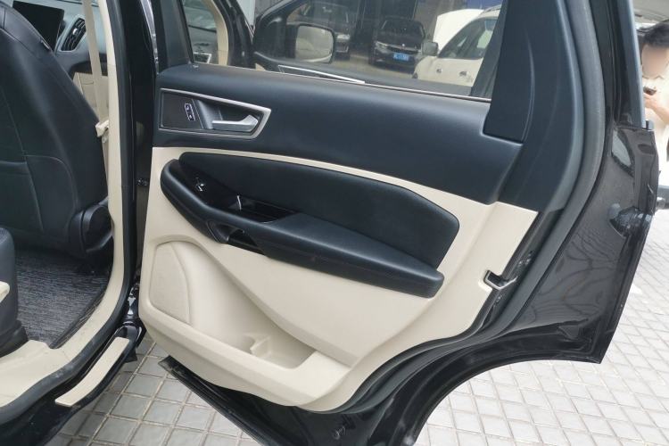 Used Ford Edge 2020 EcoBoost 245 Two-Wheel-Drive Titanium 5-Seater
