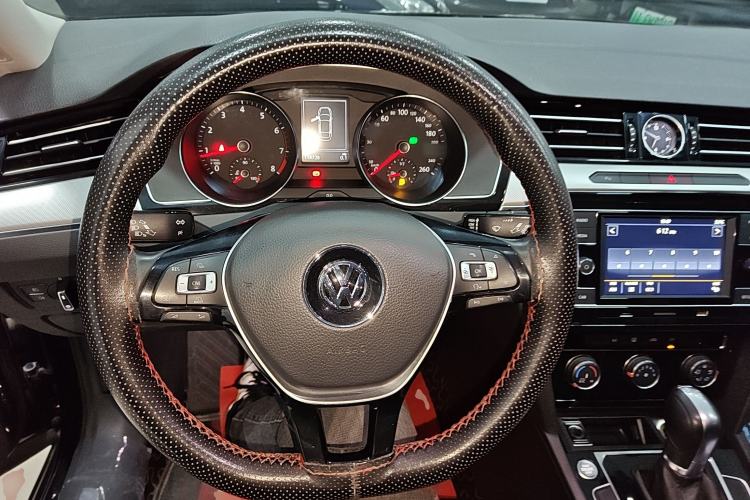 Used Volkswagen Magotan 2018 280TSI DSG Leading Model
